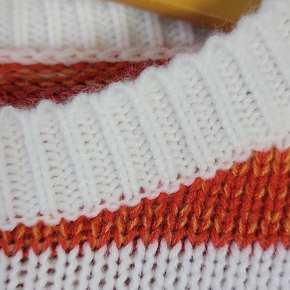 Colorful striped sweater - Picture 3 of 7